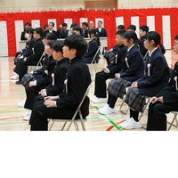 壮瞥中学校で入学式が執り行われました